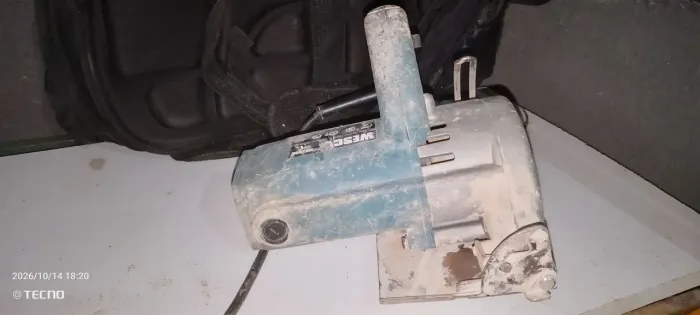 Vendo uma makita e uma lixadeira