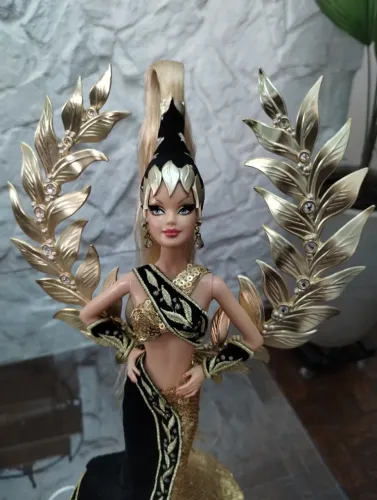 Barbie Collector Golden Legacy Bob Mackie -Golden Label Collection 