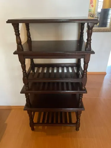 2 mesa de canto alta madeira com prateleira