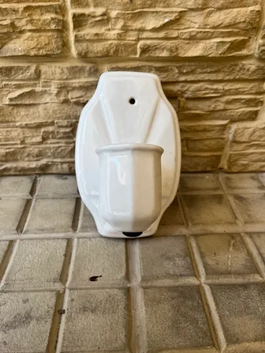 Arandela em porcelana antiga