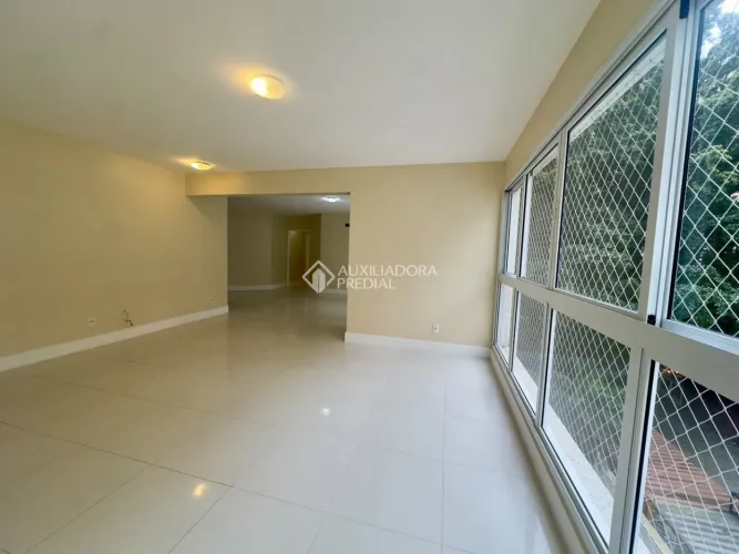 Apartamento semi mobiliado na Trompowsky