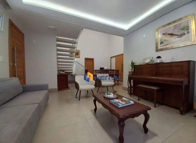 Sobrado com 3 suítes à venda, 300 m² por R$ 1.690.000 - Jardim Alamar - Maringá/PR