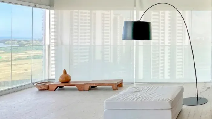 Luminária de Chão Arco Larmary - Minimalista Moderna - Design