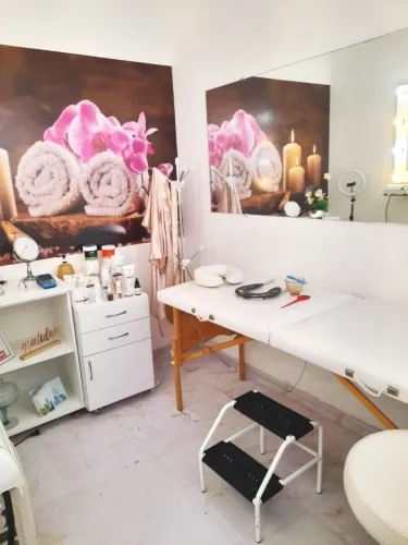 Móveis e equipamentos para sala de estética - Excelente estado