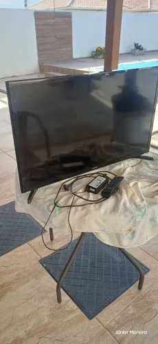 TV SMART SAMSUNG 32" com defeito. Para retirar peças.