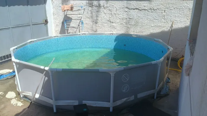Piscina Intex 6.500 litros estrutural