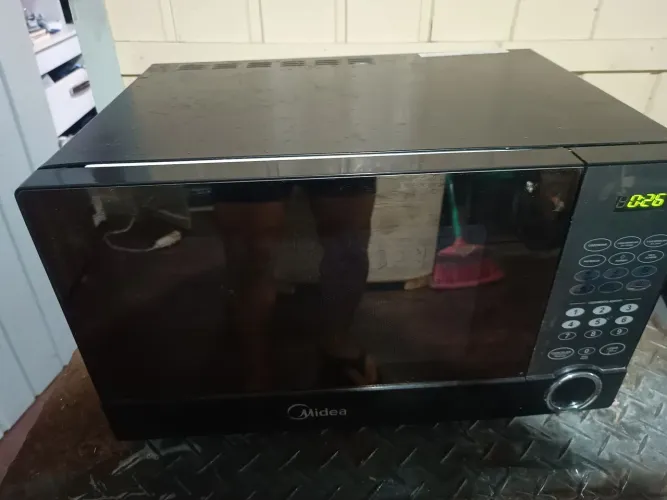Microondas Midea funcionando