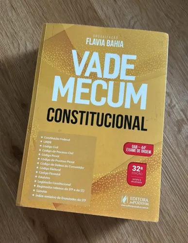 Vade Mecum Constitucional - organização Prof. Flávia Bahia