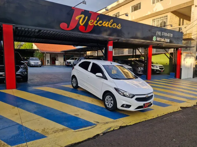 Chevrolet Onix Hatch LT 1.0 8V Flex Mec. 4P 2017