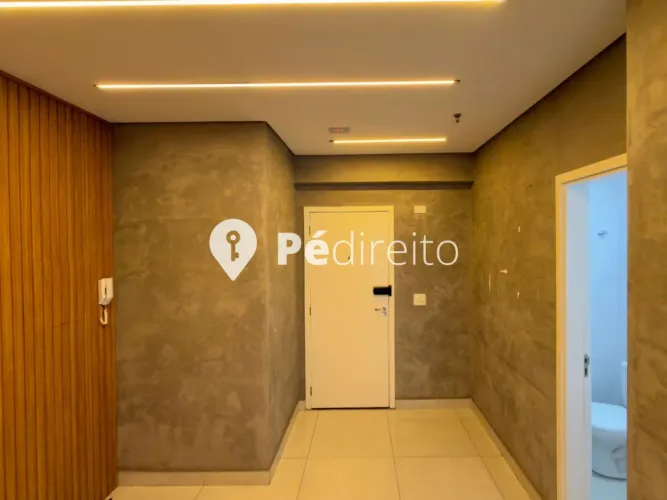 Sala 40m² reformada em Condominio de alto padrão no Tatuapé