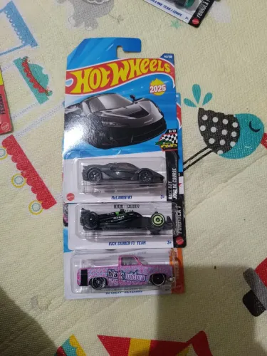 Hotwheels - MacLaren W1 + F1 kick Sauber+ 83chevy Black windows rosa.
