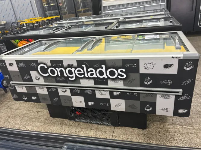 Ilha fricon 568L preta 220v