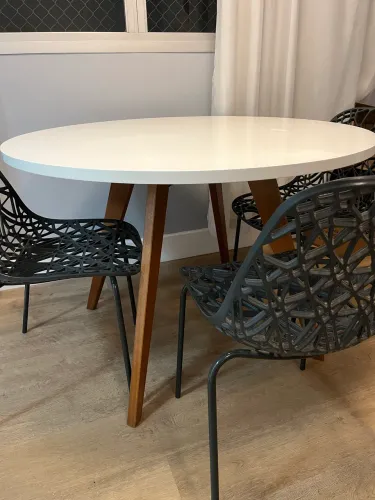 Mesa redonda Tok Stok 4 lugares 