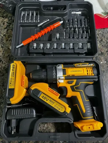 Parafusadeira/furadeira com 2 baterias 48V