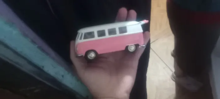 . Kombi miniatura Volkswagen 