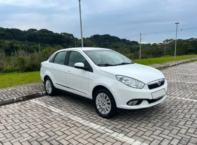 Fiat Grand Siena Essence 1.6 Flex 16V 2015