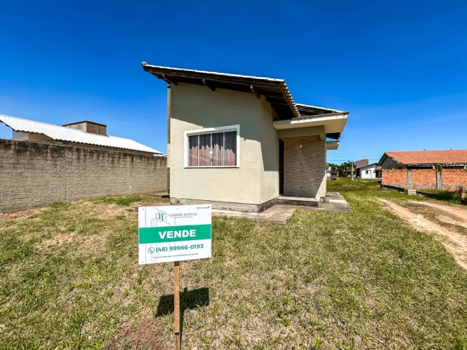 Casa a venda no centro de Jaguaruna 