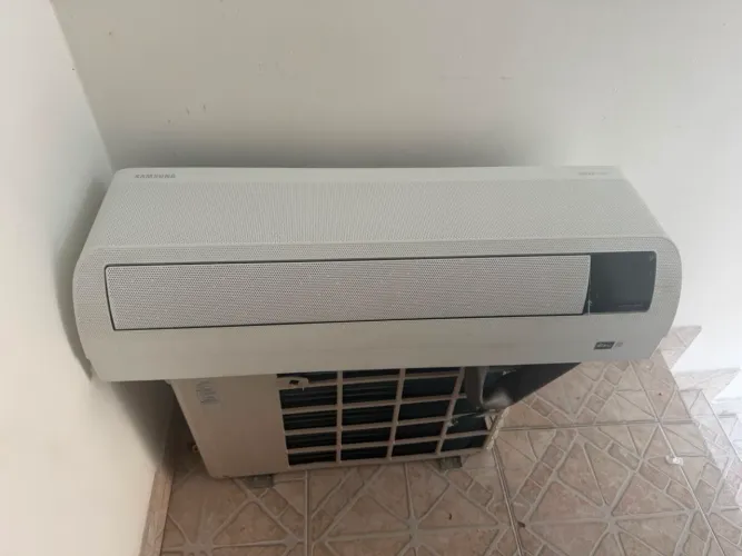 vendo ar condicionado Samsung de 12mil btus em otimo estado