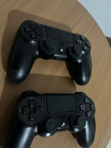 2 controle de Ps4 original os 2