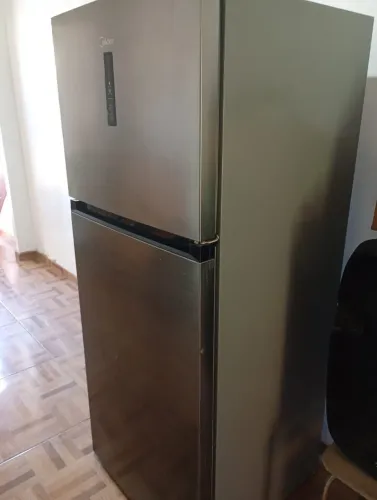 Geladeira midea