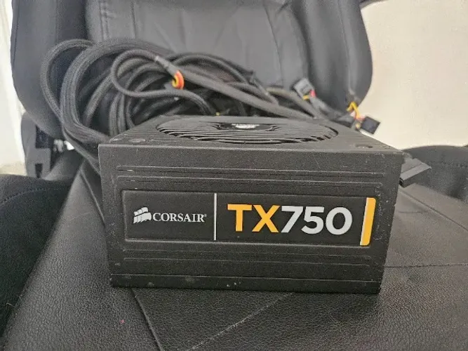 Fonte Corsair TX750 750W - Ideal pra PC Gamer!