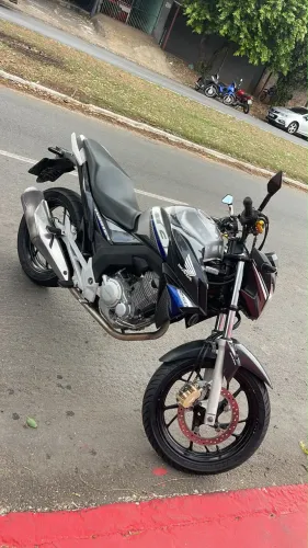 Honda CB 250F Twister CBS 2020 - Linda e bem conservada