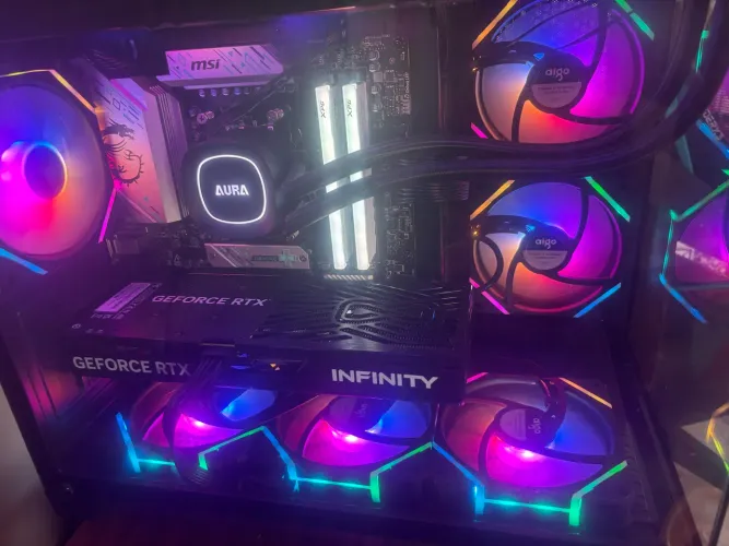 PC GAMER AMD Ryzer 5 9600x