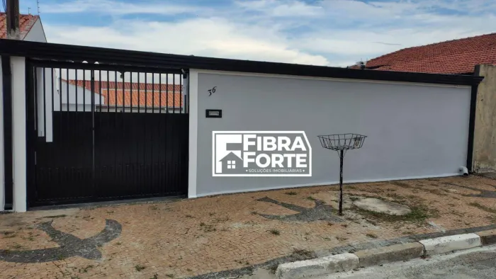 Casa com 2 dormitórios à venda, com quintal grande no Jardim Nova Europa - Campinas/SP