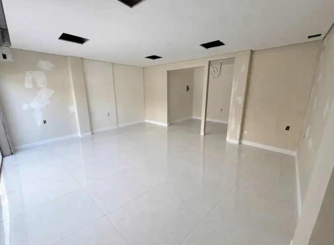 Loja / sala em galeria - térreo com. Vitrine 