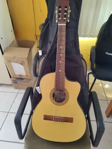 vendo violoes giannine e outras marcas em exelentes estados, semi novos,