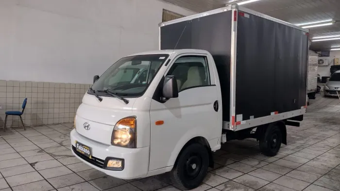 Mega feira de utilitários vuc Kia bongo Hyundai HR baú seco refrigerado carroceria