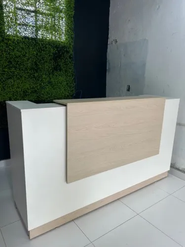 Balcão para recepção todo em MDF novo 