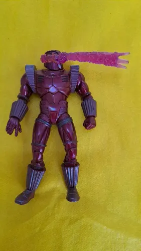 *** MT Dínamo Escarlate 11cm Marvel Universe com Problema