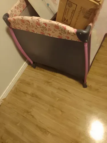 Cercadinho criança rosa e cinza