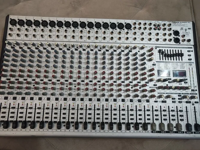 Mesa Behringer SL2442 FX- PRO