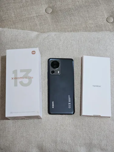 Xiaomi 13 Lite (pequenos trincadinhos na tela)