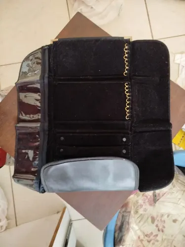 Porta Jóias de Viagem Compacto e Elegante