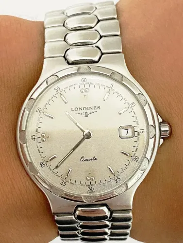 Relógio Longines Conquest Quartz.