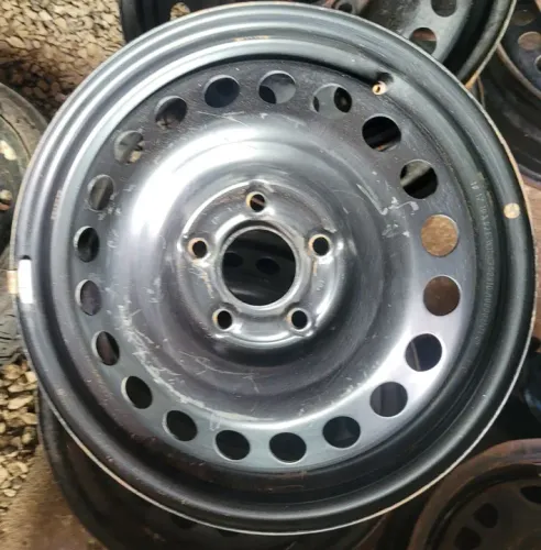 Roda de ferro GM aro 15 em até 10x de R$23,00 no cartão de crédito