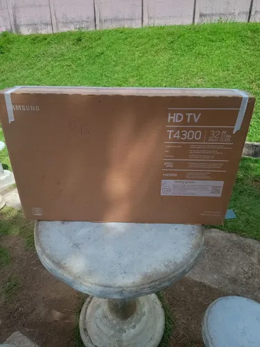 Tv Smart 32 na Caixa
