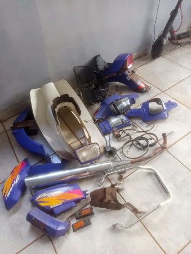 Peças usadas HONDA C100 DREAM ANO 1997/1997 COR AZUL