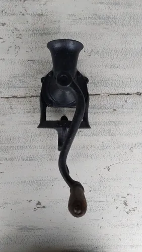 Moedor de café antigo 