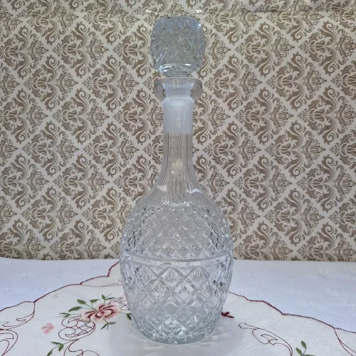 Garrafa para bebidas em vidro translúcido 