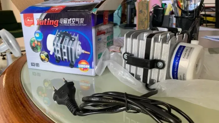 Compressor de ar Sunsun para aquários ou lagos capacidade 20L/min 20W