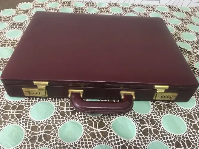 Mala 007 de couro legítimo comprada nos EUA nos anos 1980 
