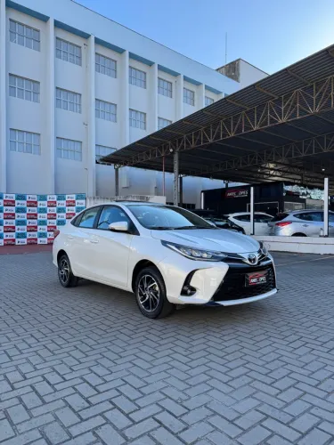 YARIS XLS 2025 C/ TETO SOLAR