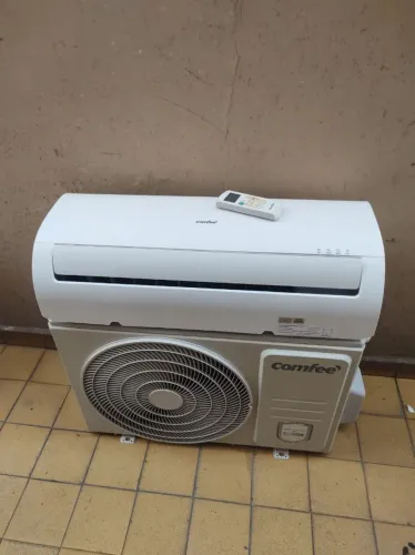Ar condicionado Confee 9.000 BTUs completo