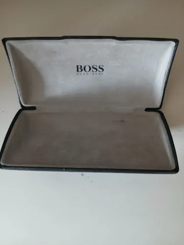 Estojos para óculos Hugo Boss e Pierre Cardin e Ralfh lauren