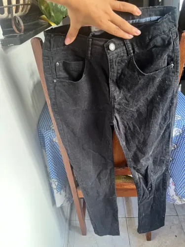 Calça preta