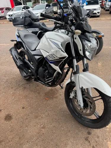 Fazer 250 cilindradas 2014